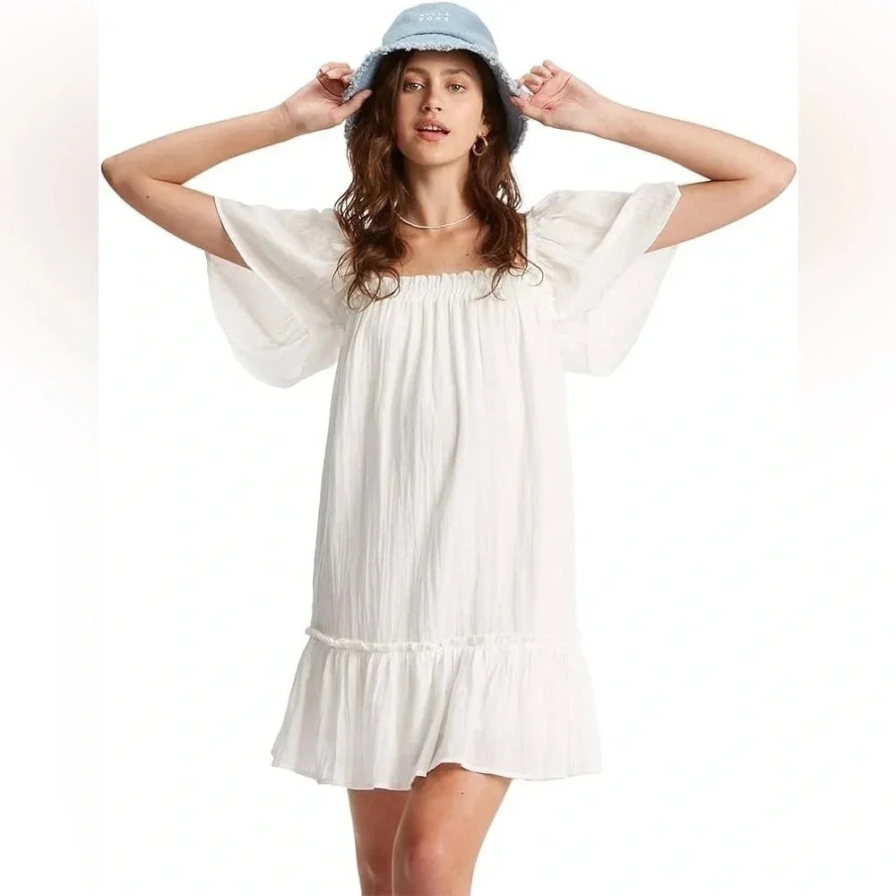 Billabong She’s a Doll Beachy Dress. Size medium